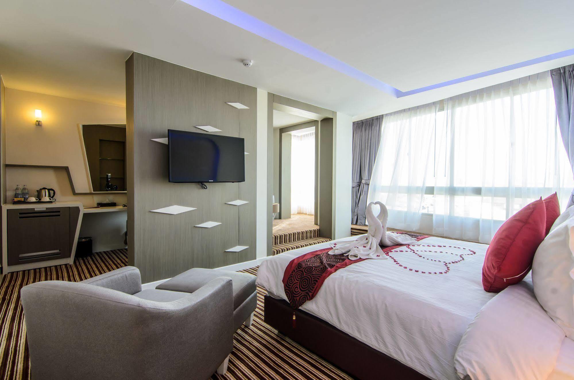 The Paradiso Jk Design Hotel Nakhon Sawan Eksteriør billede