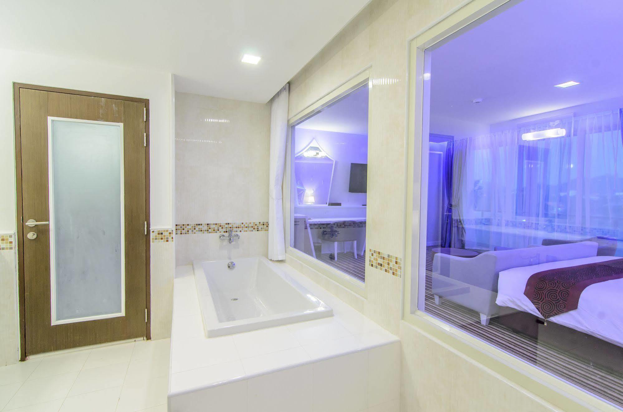 The Paradiso Jk Design Hotel Nakhon Sawan Eksteriør billede